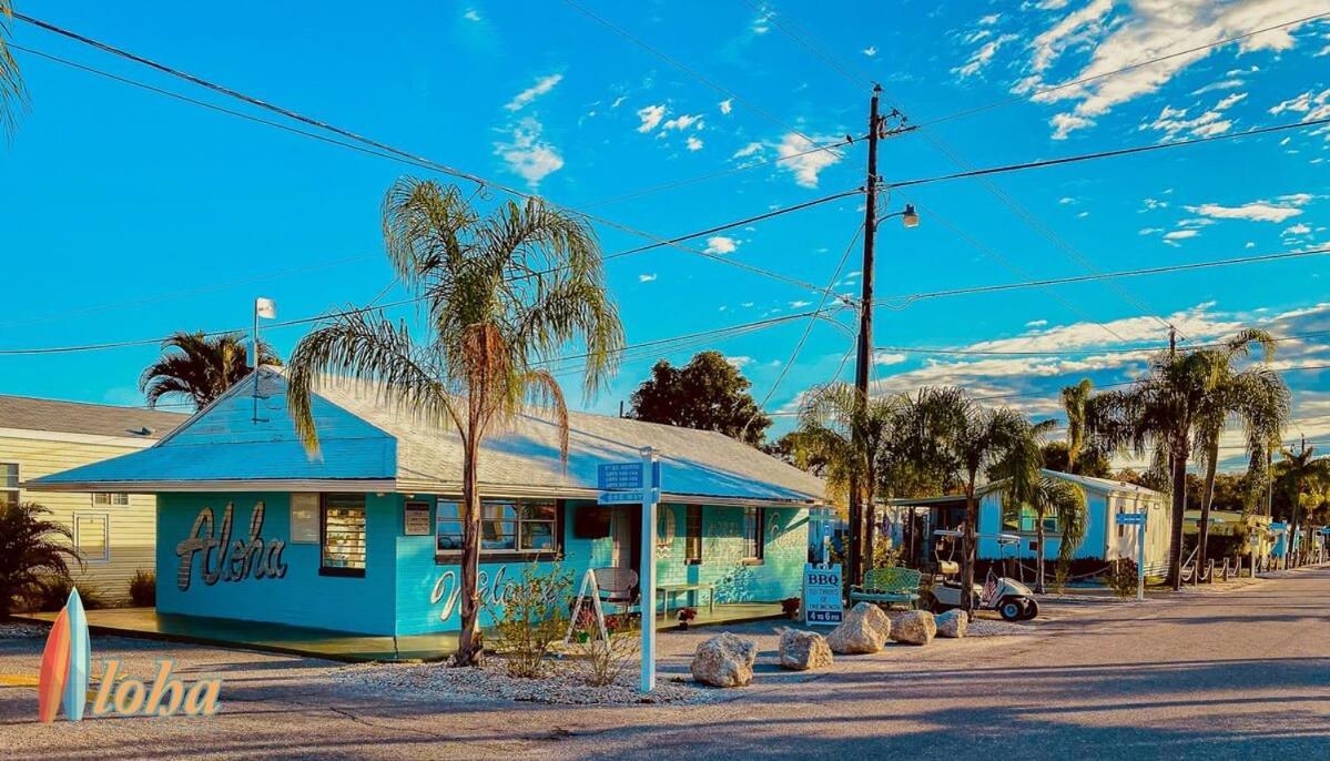Pinecraft Cottage Tiny Home Sarasota Exterior photo